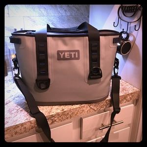 YETI Hopper - Soft Cooler - NWOT